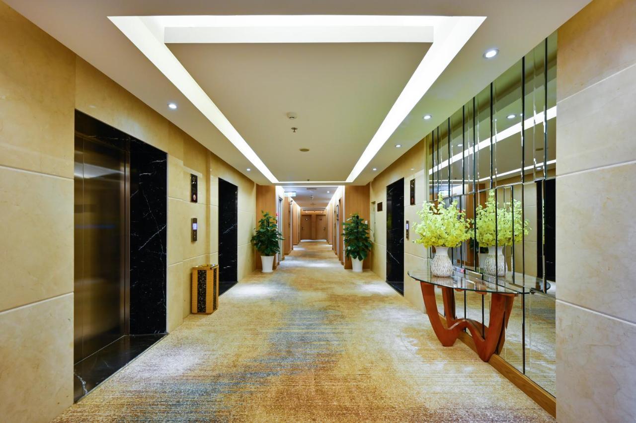 Muong Thanh Grand Saigon Centre Hotel Хошимин Экстерьер фото